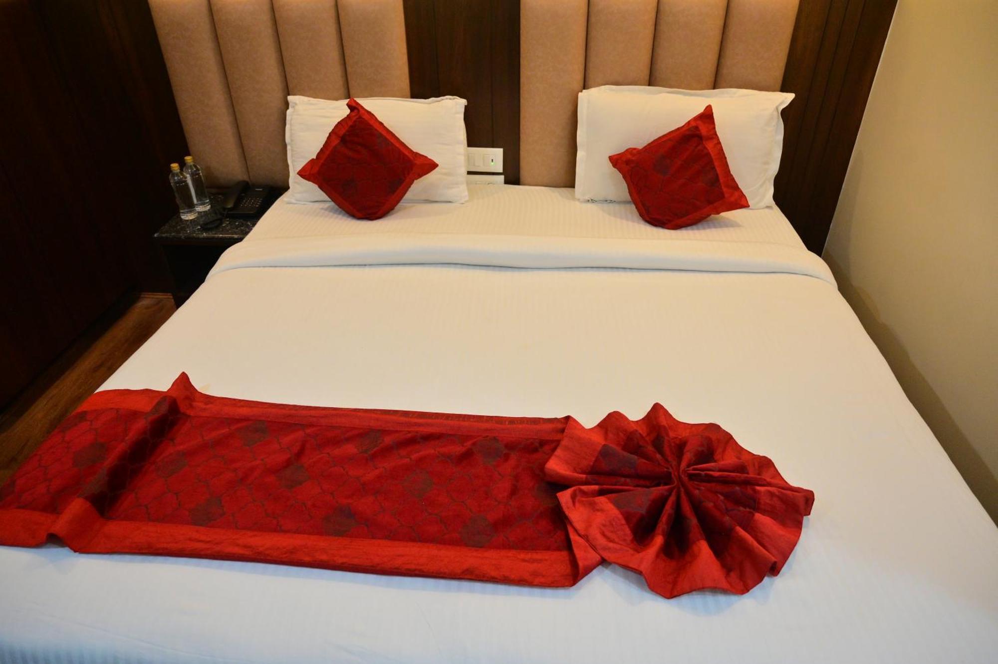 Hotel Golden Riviera Майсур Экстерьер фото