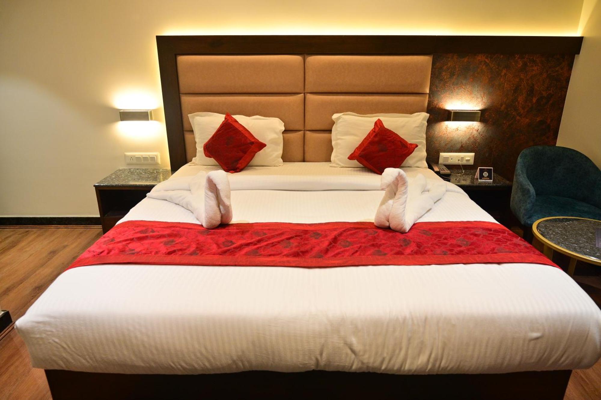 Hotel Golden Riviera Майсур Экстерьер фото